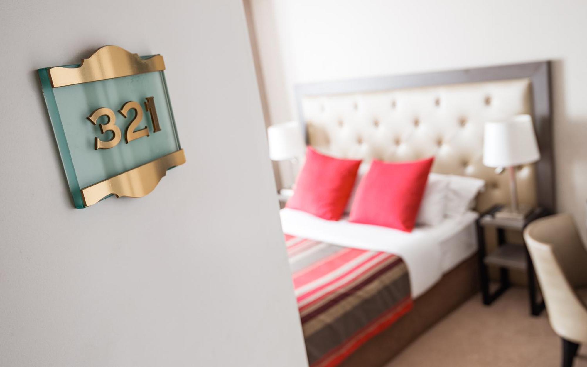 Two Connecting Double Rooms,1706235468:JPEG