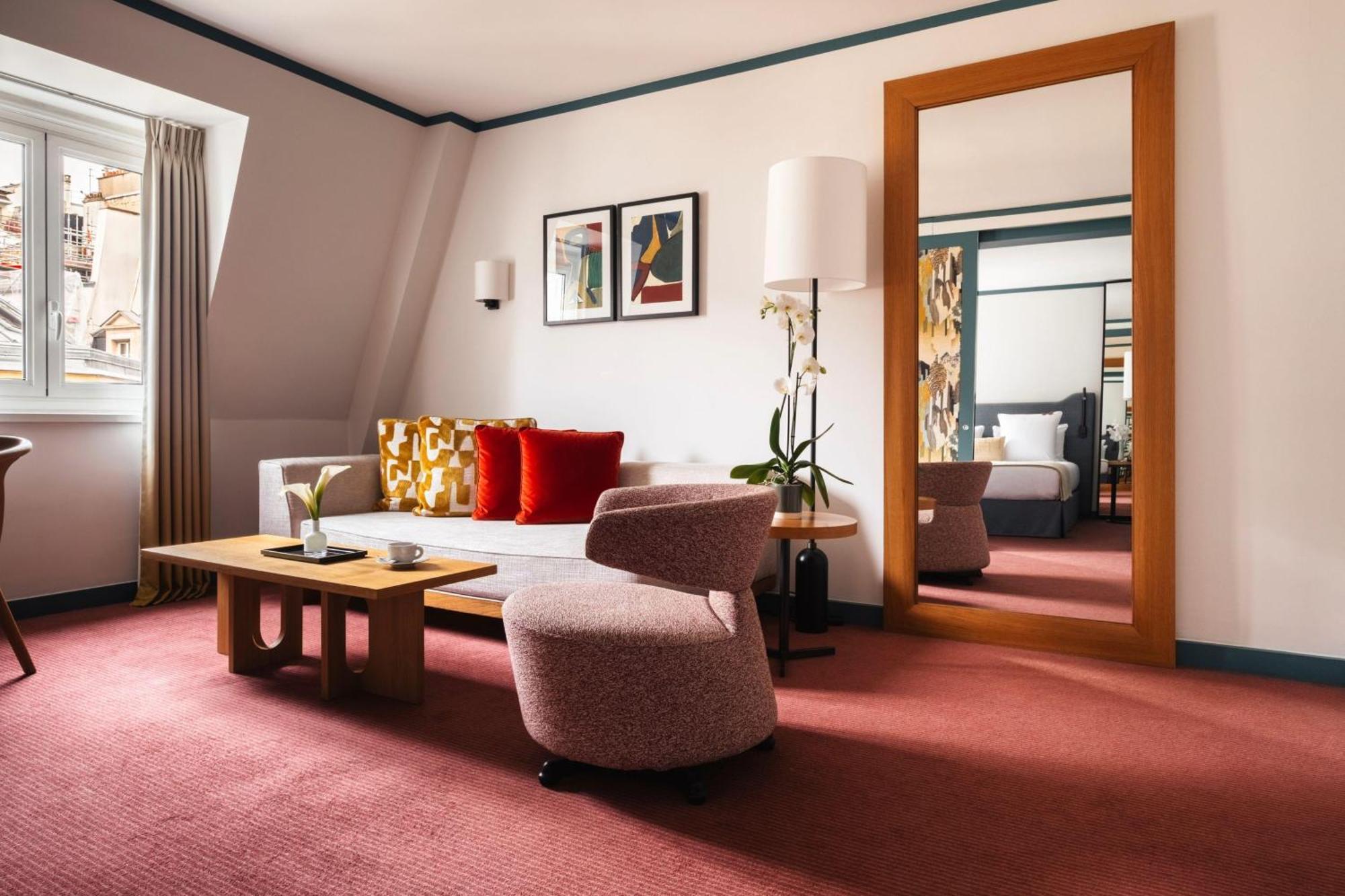 Suite Bottle of Champagne Spa & Fitness Access