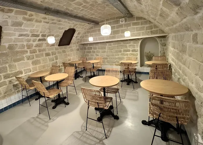 Animaux admis Hipotel Paris Père-Lachaise République
