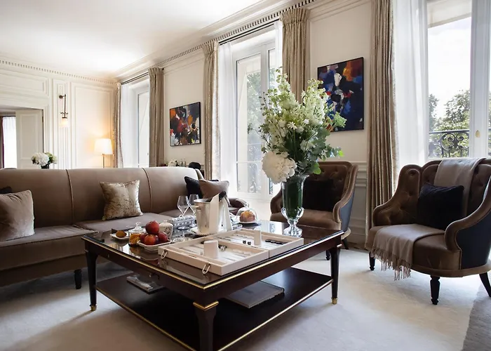 Hotel 5 estrelas: La Reserve Paris Hotel & Spa
