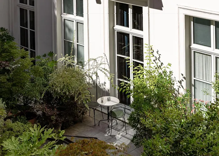 Hotel near College: Grands Boulevards Experimental