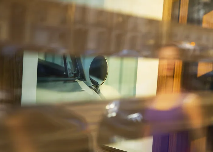 Hotel near College: Hotel Eiffel Turenne