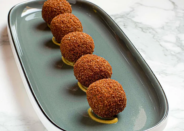 Resort: Tribe Paris Batignolles