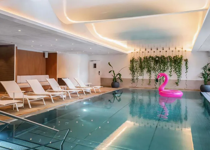 Luxury hotel only: Pullman Paris Centre - Bercy
